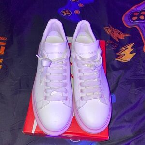 Doesn’t have to be 250 throw your best offer alacander mcqueens size 12